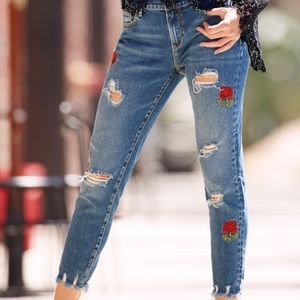 Rose Stitched Boyfriend Skinny Jeans